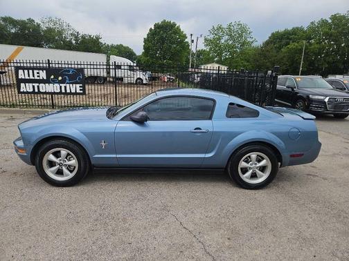 Blue 2007 Ford Mustang Deluxe