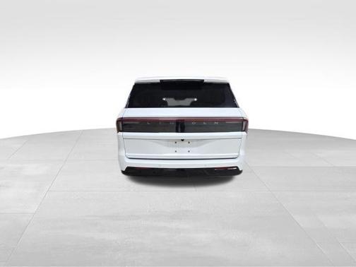 PRISTINE WHITE METALLIC 3C 2025 Lincoln Navigator Reserve