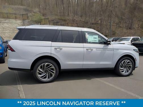 2025 Lincoln Navigator Reserve