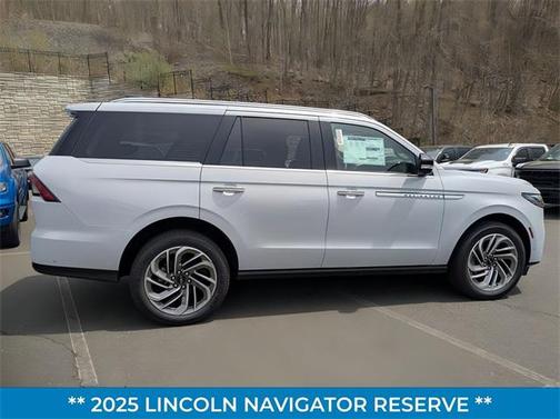 2025 Lincoln Navigator Reserve