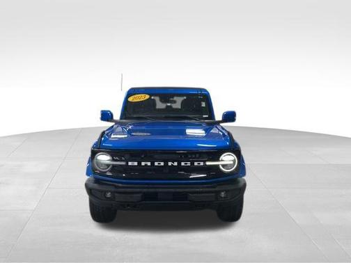 VELOCITY BLUE METALLIC 2023 Ford Bronco Outer Banks