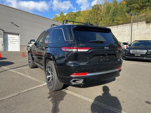 2023 Jeep Grand Cherokee Summit