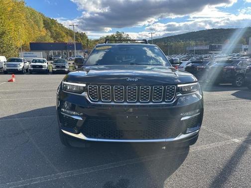 2023 Jeep Grand Cherokee Summit