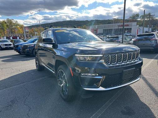 2023 Jeep Grand Cherokee Summit