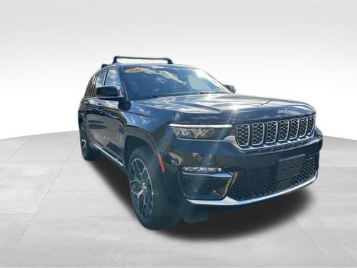 2023 Jeep Grand Cherokee Summit