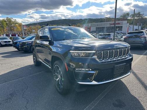 2023 Jeep Grand Cherokee Summit