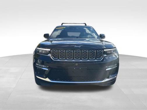 2023 Jeep Grand Cherokee Summit