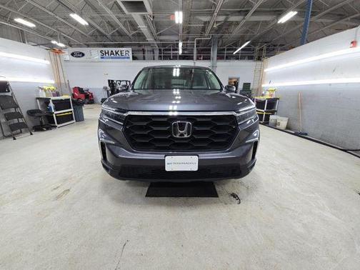 2023 Honda Pilot AWD LX