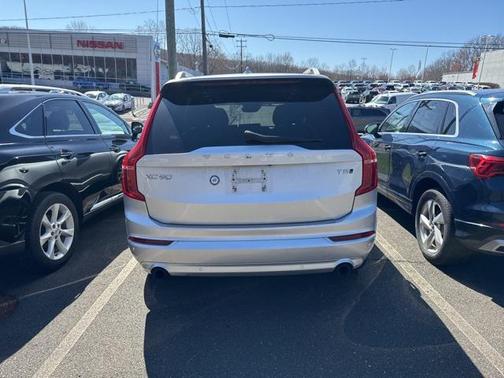 2018 Volvo XC90 T5 Momentum