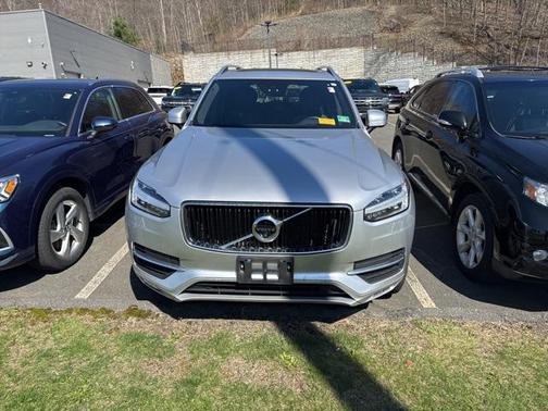 2018 Volvo XC90 T5 Momentum