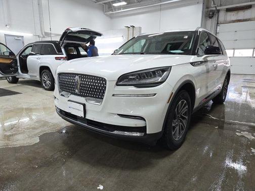 2023 Lincoln Aviator Standard AWD