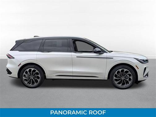 2025 Lincoln Nautilus Reserve