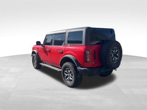 RACE RED 2022 Ford Bronco Badlands