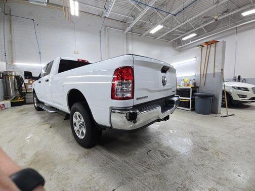 2024 RAM 3500 Big Horn Crew Cab 4x4 8' Box