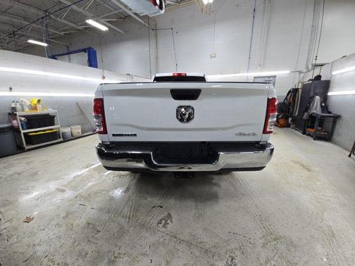 2024 RAM 3500 Big Horn Crew Cab 4x4 8' Box