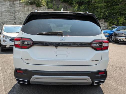 2023 Honda Pilot Touring 8-Passenger