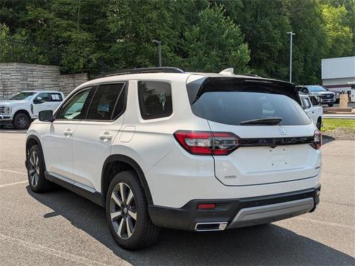 2023 Honda Pilot Touring 8-Passenger