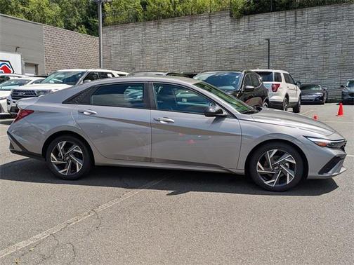 2025 Hyundai ELANTRA Sport