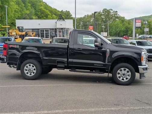 2023 Ford F-350 XLT
