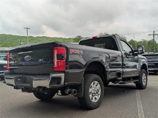 2023 Ford F-350 XLT
