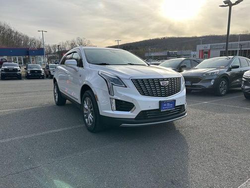 2022 Cadillac XT5 Premium Luxury