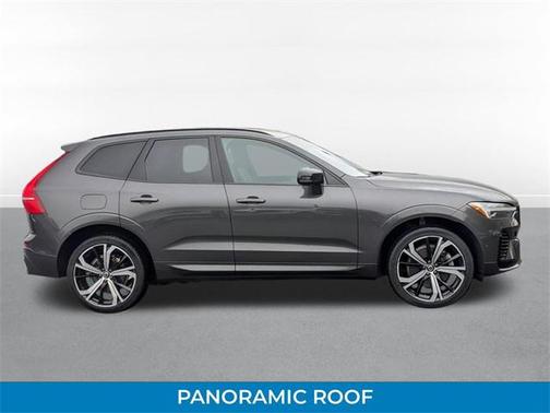 2022 Volvo XC60 Recharge Plug-In Hybrid T8 R-Design
