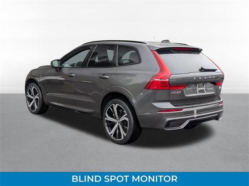 2022 Volvo XC60 Recharge Plug-In Hybrid T8 R-Design