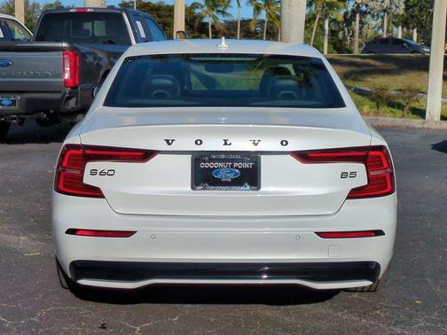 2024 Volvo S60 B5 Plus Black Edition