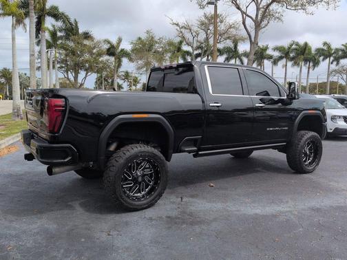 2024 GMC Sierra 2500 Denali Ultimate