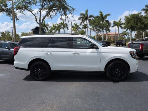 Star White Metallic Tri-Coat 2026 Ford Expedition Platinum