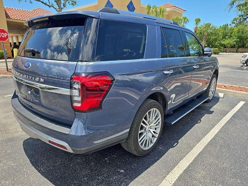 BLUE TINTED CLEARCOAT 2023 Ford Expedition Limited