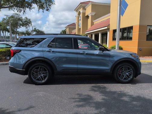 VAPOR BLUE 2026 Ford Explorer ST-Line