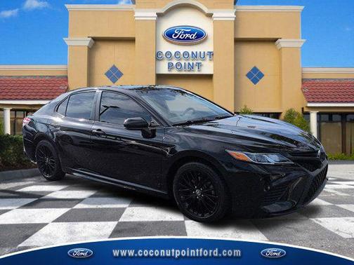Midnight Black Metallic 2020 Toyota Camry SE