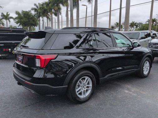 Agate Black Metallic 2026 Ford Explorer Active
