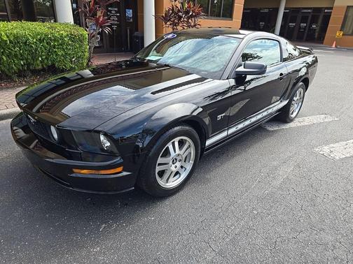 Black Clearcoat 2006 Ford Mustang GT