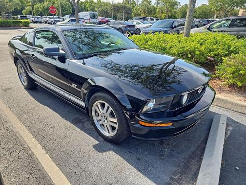 Black Clearcoat 2006 Ford Mustang GT