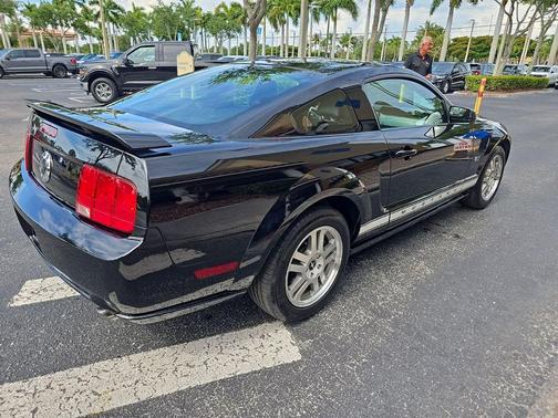 Black Clearcoat 2006 Ford Mustang GT