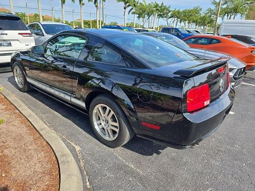 Black Clearcoat 2006 Ford Mustang GT