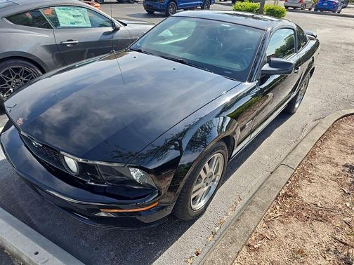 Black Clearcoat 2006 Ford Mustang GT