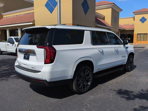 Summit White 2023 GMC Yukon XL SLT