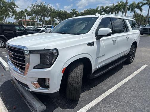 Summit White 2023 GMC Yukon XL SLT