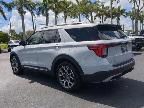 2025 Ford Explorer Platinum
