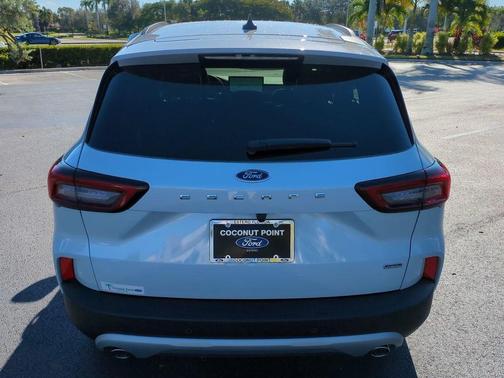 2026 Ford Escape PHEV SE