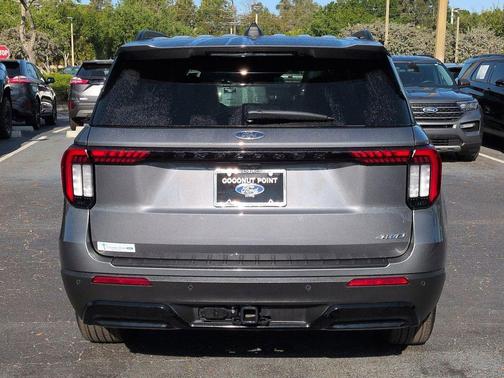 CARBONIZED GRAY METALLIC 2025 Ford Explorer ST-Line