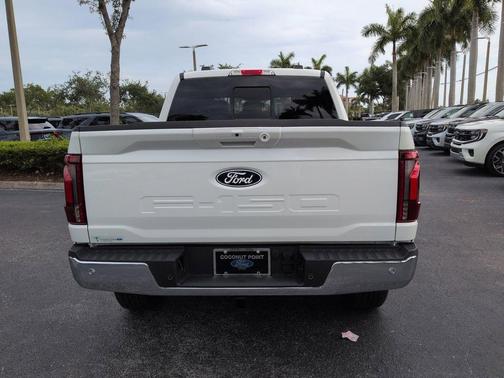 STAR WHITE METALLIC TRICOAT 2026 Ford F-150 Lariat