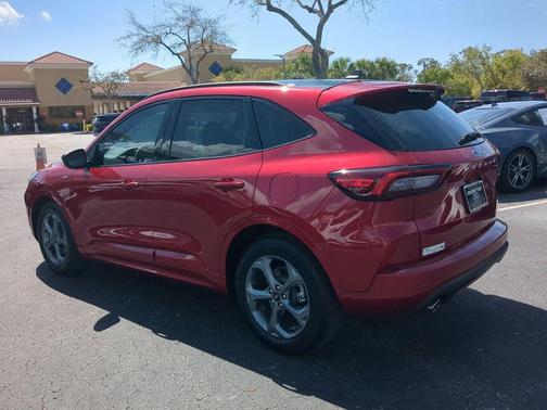 2023 Ford Escape ST-Line