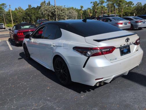 Wind Chill Pearl/Midnight Black Metallic 2022 Toyota Camry XSE