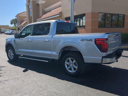 ICONIC SILVER METALLIC 2024 Ford F-150 XLT