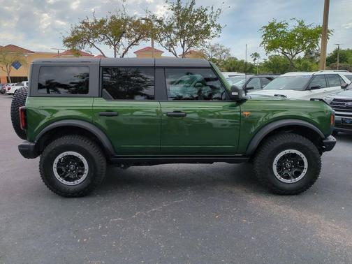 2023 Ford Bronco Badlands
