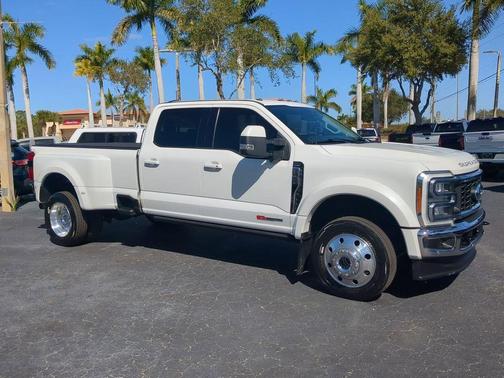 2023 Ford F-450 Lariat
